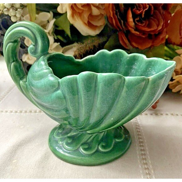 Vintage Haeger Green Ceramic Planter – 7" Wide – Classic Mid-Century Design - Picture 2 of 9